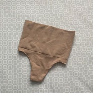 Skims Core Control Thong Size S/M